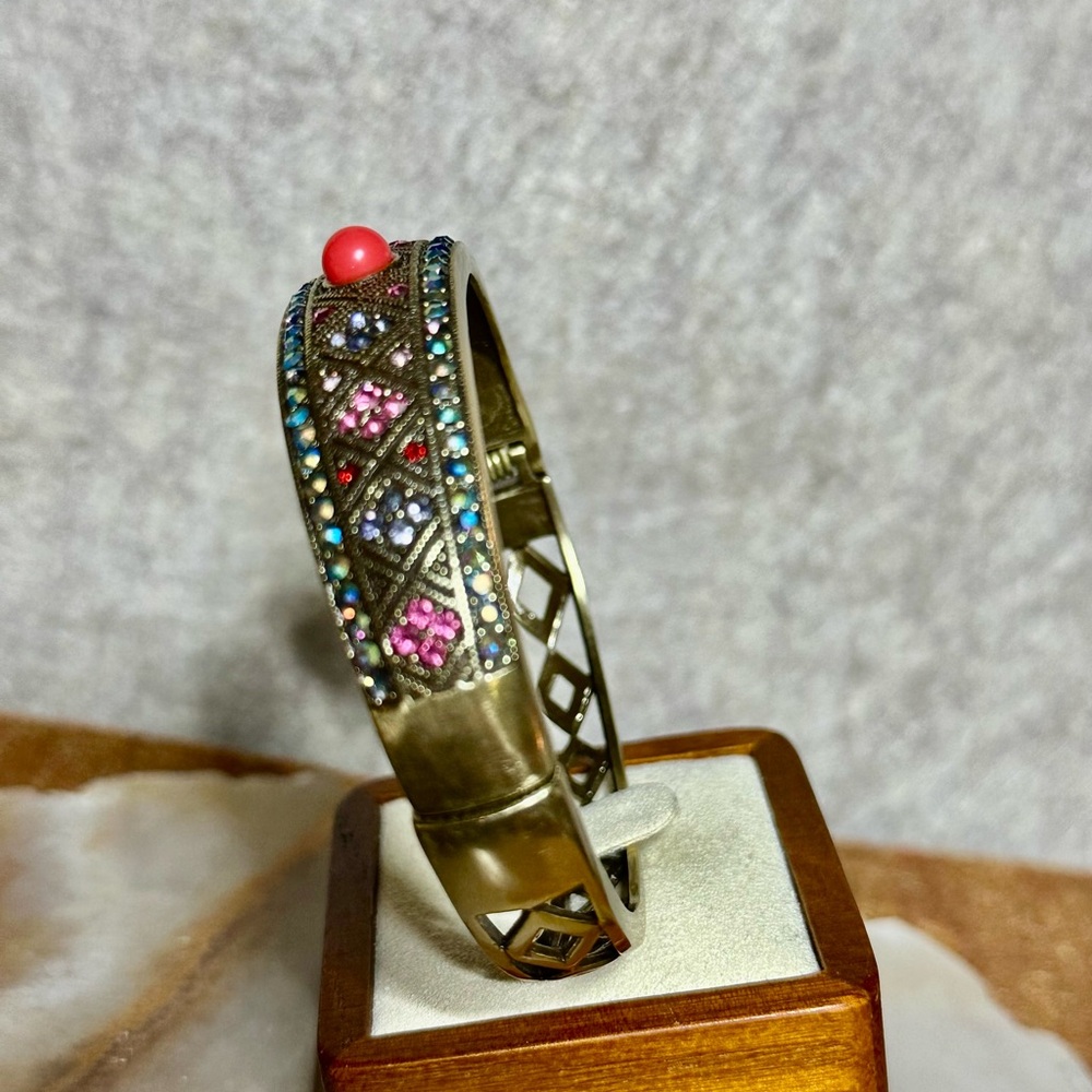 Heidi Daus Art Deco Style Crystals & Orange Stone Hinged Bracelet 7.5” #19L - Picture 6 of 9